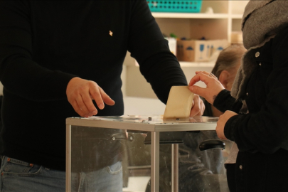 Fransa'da yerel seçimlerin ikinci turunda oy verme işlemi başladı