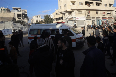 İsrail'in Gazze'nin orta kesimine düzenlediği saldırıda 4 Filistinli hayatını kaybetti