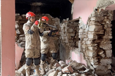 Jandarma komandolar afetlerde daha fazla can kurtarmak için eğitimden geçti