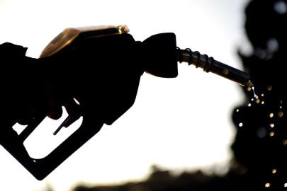 Fransa’da artan akaryakıt fiyatlarına karşı kara yolu taşımacılık sektörü çalışanları eylem yapacak