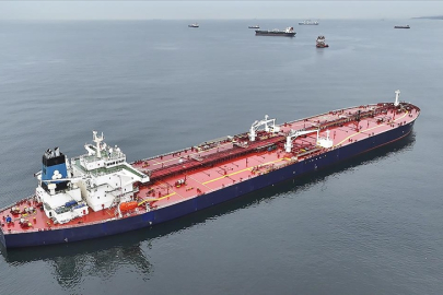 Karadeniz'de saldırıya uğrayan "Altura" isimli tanker Kilyos açıklarına demirledi