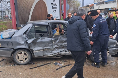 2 aracın karıştığı kazada 4’ü çocuk 9 kişi yaralandı