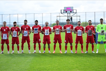 İran Milli Takımı, Kosta Rika maçı öncesi savaşta hayatını kaybeden çocukları andı