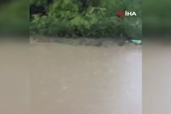 Kuraklığın ardından gelen sağanak İznik'i vurdu