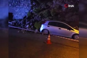 Mudanya'da yağmura dayanamayan istinat duvarı çöktü