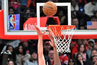 NBA'de Warriors, Ömer Faruk Yurtseven'in 17 sayıyla oynadığı maçta Spurs'e kaybetti