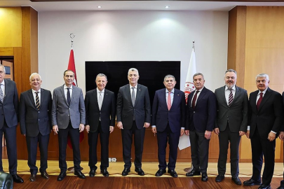 Bakan Bolat: Müteahhitlik sektörü, Türkiye'nin ekonomik büyümesine önemli katkılar sunmaya devam etmektedir