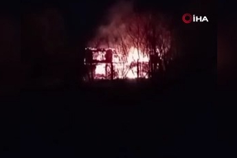 Bursa'da 2 katlı ev küle döndü!