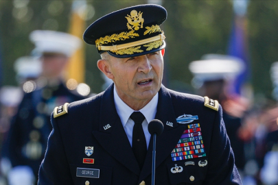 ABD'de görevden alınan Kara Kuvvetleri Komutanı, ordunun "karakterli liderleri" hak ettiğini belirtti