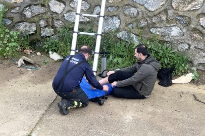 Bursa'da dereye düşen adamı ekipler kurtardı