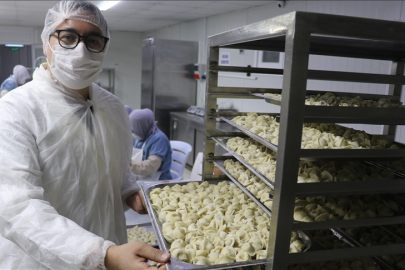 Tatilde tattığı mantıdan yola çıkarak kurduğu imalathanede 100 kadına istihdam sağlıyor