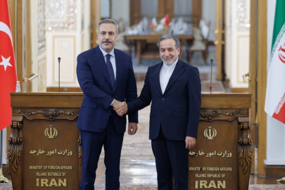 Bakan Fidan, İranlı mevkidaşı Erakçi ile ateşkesi görüştü