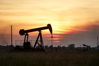 Brent petrolün varili 100 doların altına geriledi