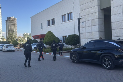 Mersin'de Yenişehir Belediyesine yönelik operasyon düzenlendi