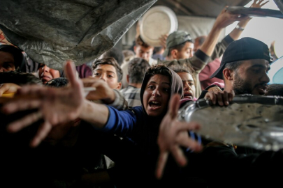 Gazze hükümeti: İsrail, ekmek ve una kısıtlama uygulayarak sistematik aç bırakma politikası yürütüyor