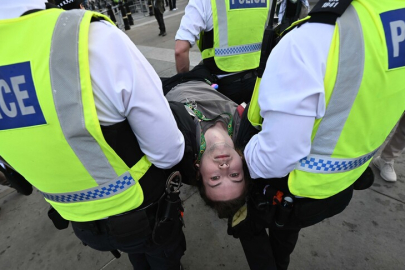 Londra'da "Palestine Action" grubuna destek eyleminde 523 kişi gözaltına alındı