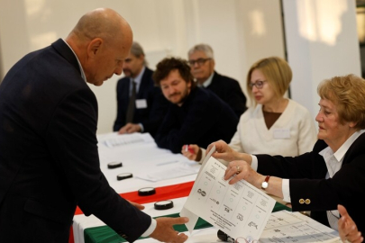 Macaristan'da halk genel seçimler için sandık başında