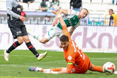 TÜMOSAN Konyaspor, konuk ettiği Fatih Karagümrük'ü 3-0 yendi