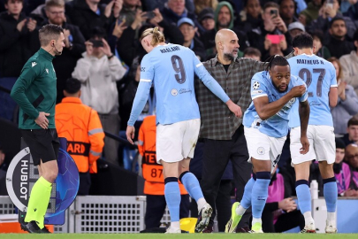 Premier Lig'de Arsenal kaybetti, Manchester City umutlandı