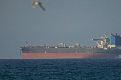 ABD'nin ablukasına rağmen Çin menşeli "Rich Starry" gemisi Hürmüz Boğazı'ndan geçti