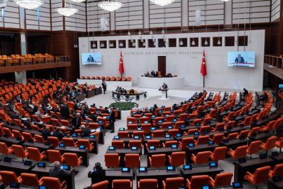 Sosyal medyaya ve doğum iznine yönelik düzenlemeleri de içeren kanun teklifi TBMM Genel Kurulunda