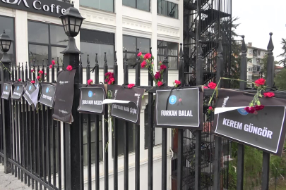 Bursa'da Setbaşı Köprüsü karanfillerle donatıldı