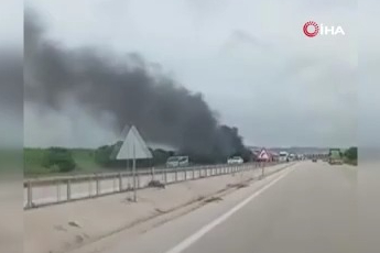 Bursa'da seyir halindeki otomobil alev aldı