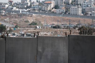 İsrail askerleri, Doğu Kudüs'te Ayrım Duvarı yakınında 1 Filistinliyi yaraladı