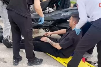 Bursa'da feci kaza! İşçi servisine motosiklet çarptı