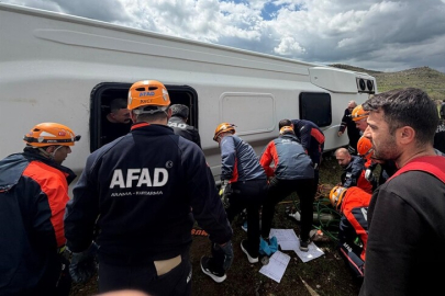 Diyarbakır'da midibüsün devrilmesi sonucu 1 kişi öldü, 11 kişi yaralandı