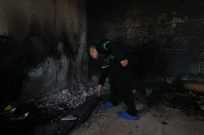 Filistin topraklarını gasbeden İsrailliler, Batı Şeria'da iki aracı ve bir evi kundakladı