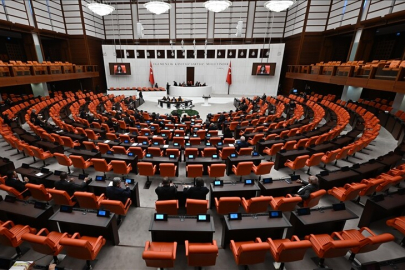 Sosyal medyaya ve doğum iznine yönelik düzenlemeleri de içeren kanun teklifi TBMM Genel Kurulunda