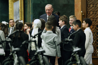 Cumhurbaşkanı Erdoğan çocuklarla bir araya geldi