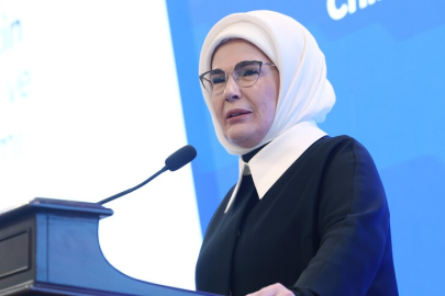 Emine Erdoğan'dan çocukların dijital ortamda korunmasına yönelik toplantıya ilişkin videolu paylaşım