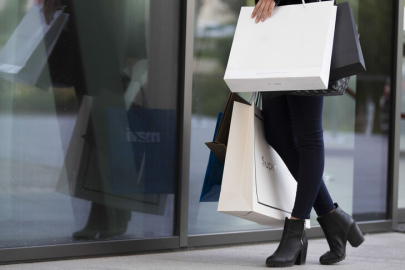 Yerli turistler 5 yılda giyecek ve hediyelik eşyaya 100 milyar liradan fazla harcadı