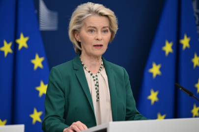 AB Komisyonu Başkanı von der Leyen'den, Lübnan'da kalıcı barış çağrısı