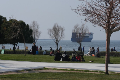 Hafta sonu yurdun kuzey ve batısı güneşli, güney ve doğusu yağışlı geçecek