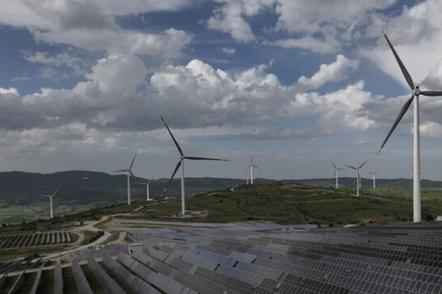 Yenilenebilir hibrit yatırımları yaklaşık 4 milyar dolarlık büyüklüğe ulaştı