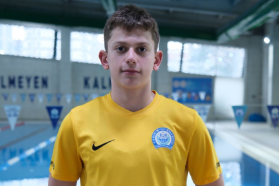 Yıldırımlı yüzücülere milli gurur