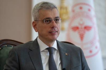 Bakan Memişoğlu: İran'a 8 Nisan'da 3 tır, dün de 6 tır daha sağlık malzemesi ve tıbbi gereç gönderdik