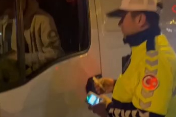 Bursa'da alkollü sürücü ehliyeti kaptırınca ağladı