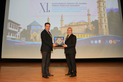 BUÜ’de Türkçenin geleceği konuşuldu