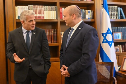 İsrail'de Bennett ve Lapid'in yeni kurduğu partinin Netanyahu'suz hükümet kurabileceği belirtiliyor