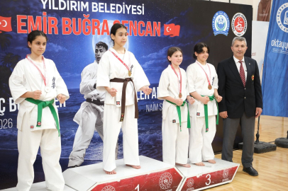 Yıldırımlı karatecilerden madalya yağmuru