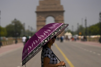 Hindistan'ın büyük bölümü yüksek sıcaklıkların etkisi altına girdi