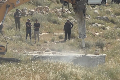 İsrail, işgal altındaki Batı Şeria'da bir Filistinliye ait evi ve su kuyusunu yıktı