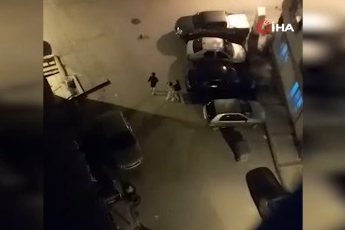 Bursa’da sokak ortasında boks ringlerini aratmayan kavga