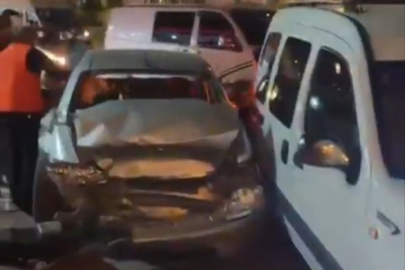 Bursa'da zincirleme kaza: 3 araç hurdaya döndü