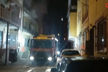 Bursa'da korkutan yangın! Daire kullanılamaz hale geldi