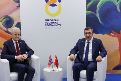 Cumhurbaşkanı Yardımcısı Yılmaz, Avrupa Siyasi Topluluğu 8. Zirvesi kapsamında temaslarını sürdürüyor